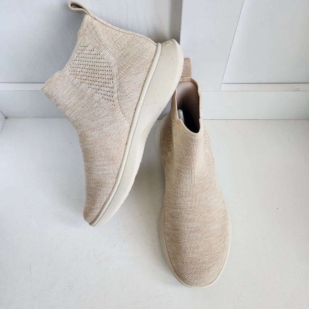 Vivaia Women 39 US 8/8.5 Knit Slip-On Round Toe Urban Boots Sand Tan Waterproof